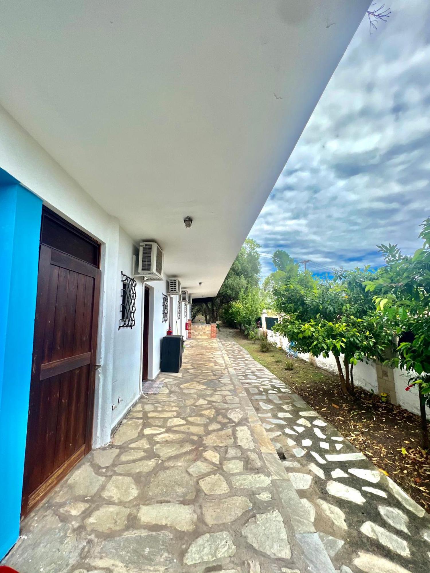 פורקה Blue Garden Inn מראה חיצוני תמונה