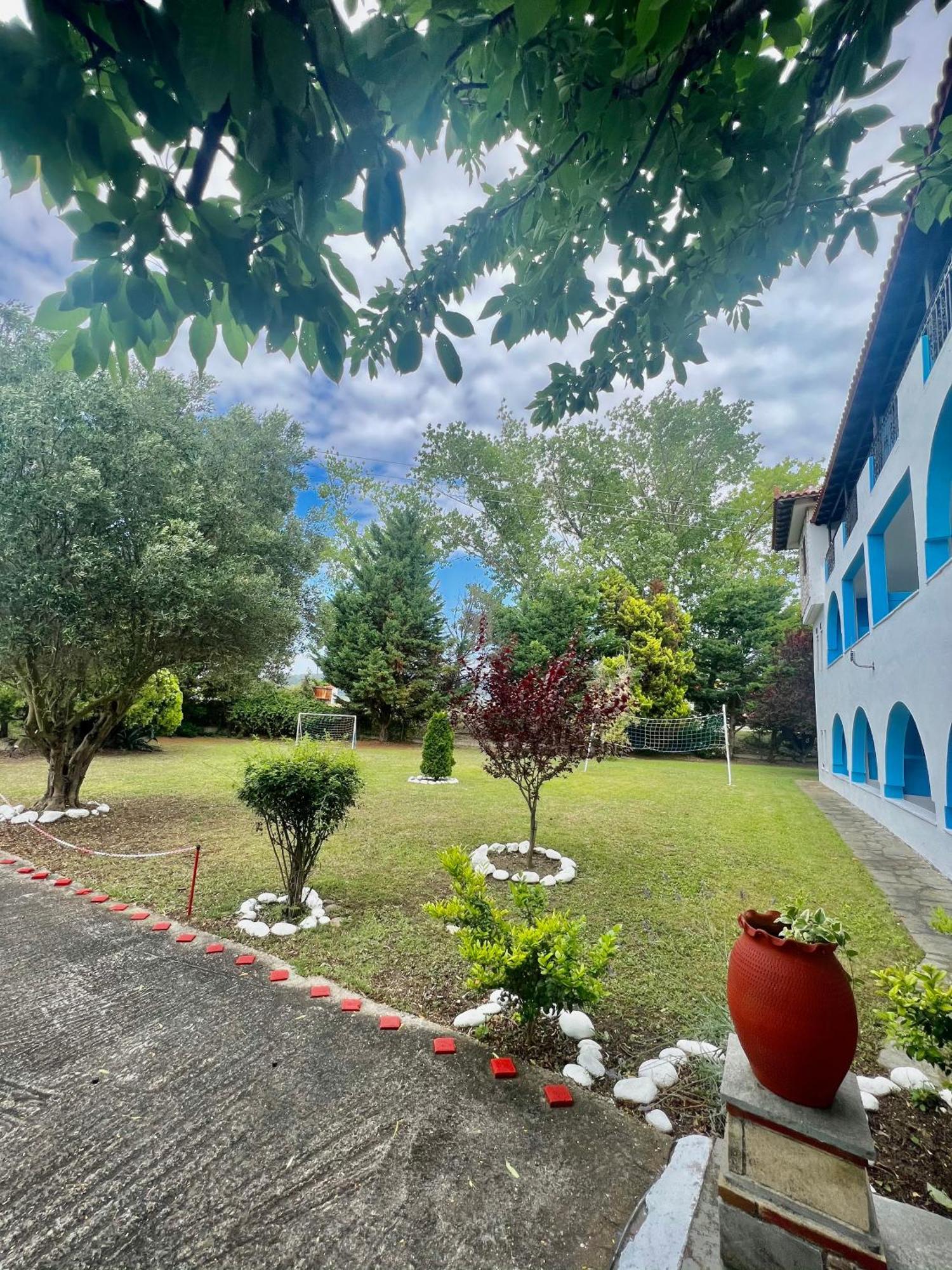 פורקה Blue Garden Inn מראה חיצוני תמונה