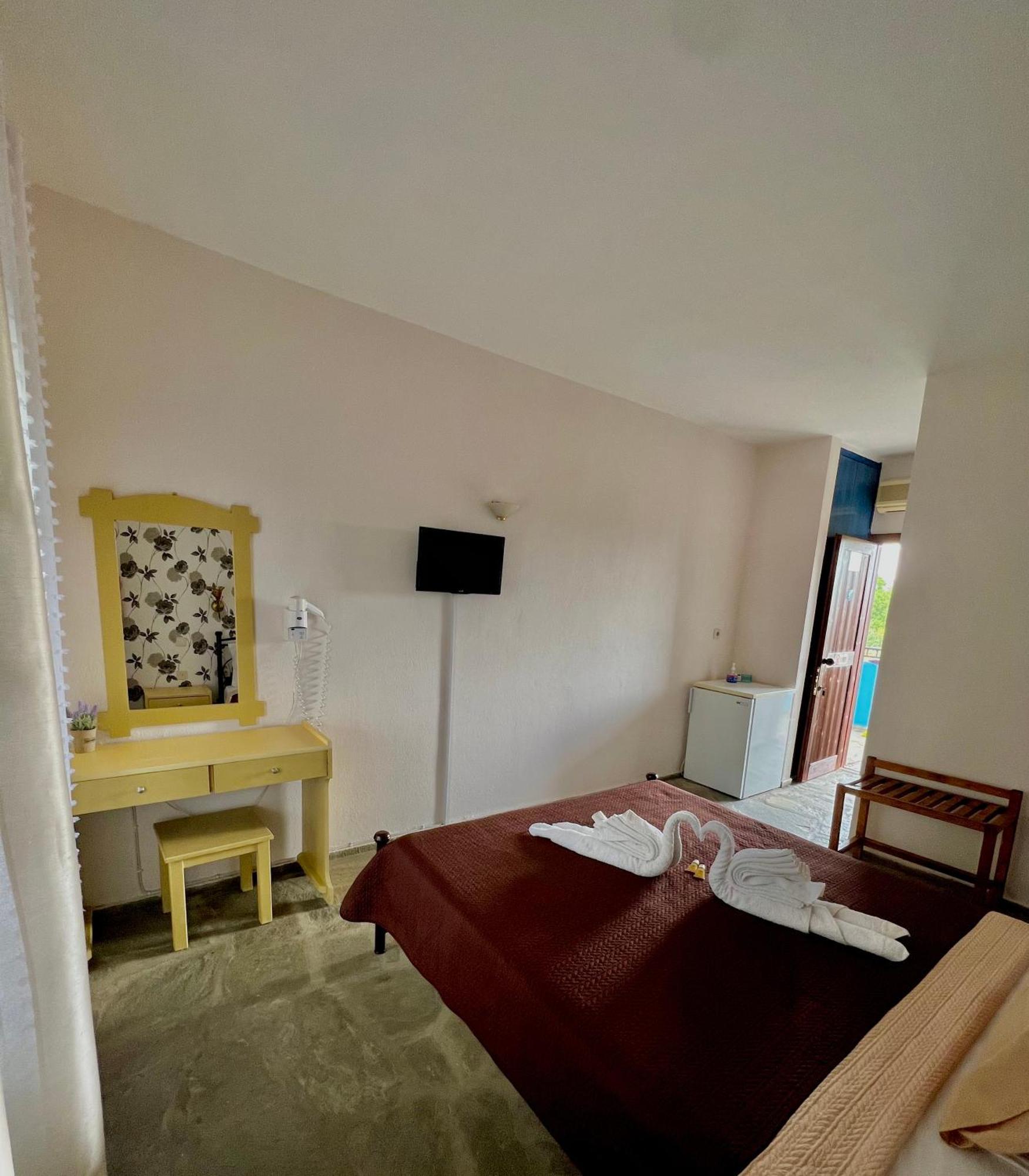 פורקה Blue Garden Inn מראה חיצוני תמונה
